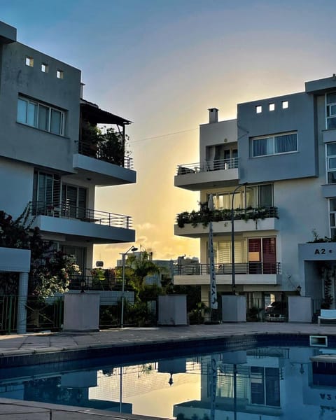 Property building, Day, Swimming pool