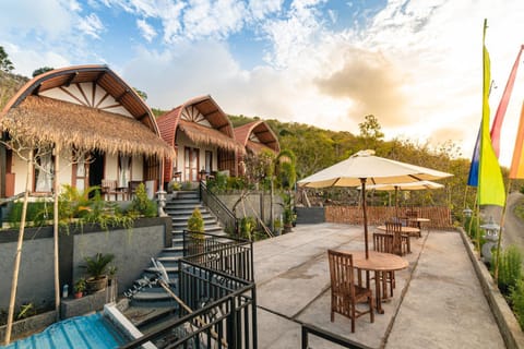 Property building, Patio, Day, sunbed