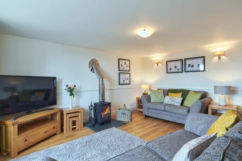 Living room, Photo of the whole room, Decorative detail, Seating area