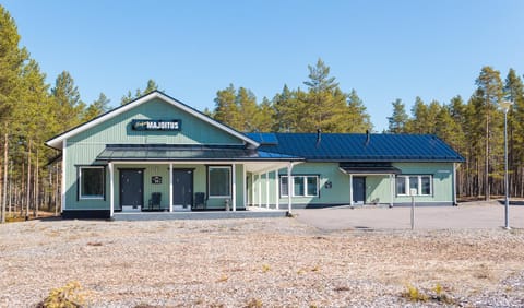 Property building, Natural landscape, Parking