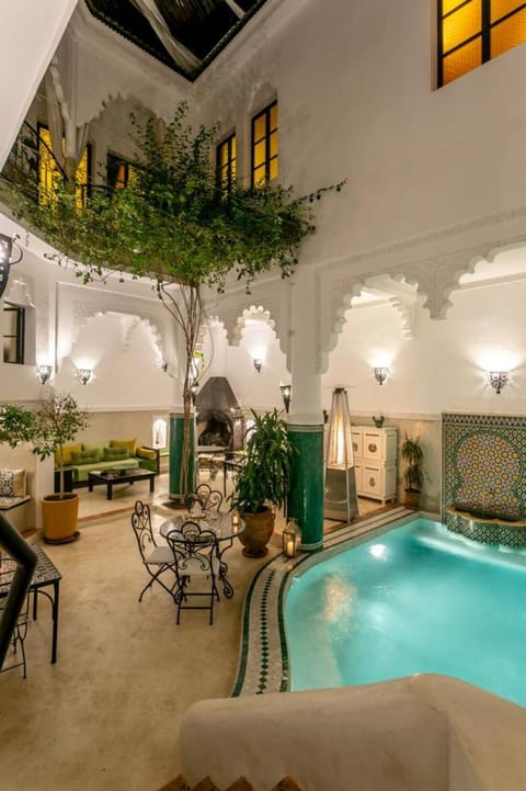 Restaurant/places to eat, Swimming pool, Breakfast