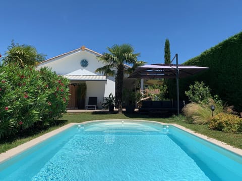 Property building, Day, Summer, Garden, Garden view, Pool view, Swimming pool, sunbed