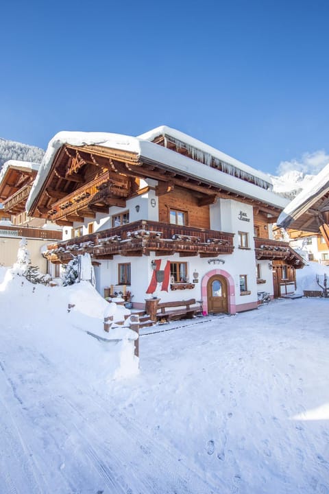 Haus Erbhof Bed and Breakfast in Soelden