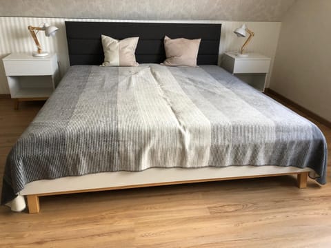 Bed, Photo of the whole room