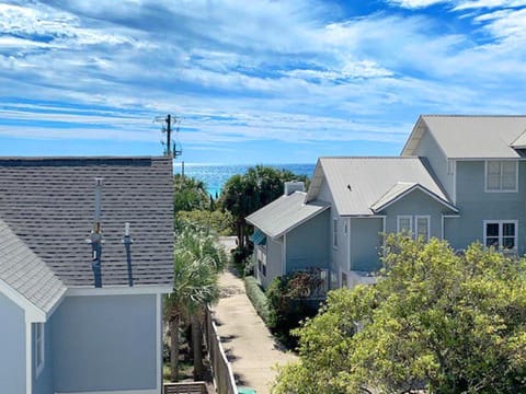 Fins Up House in Destin