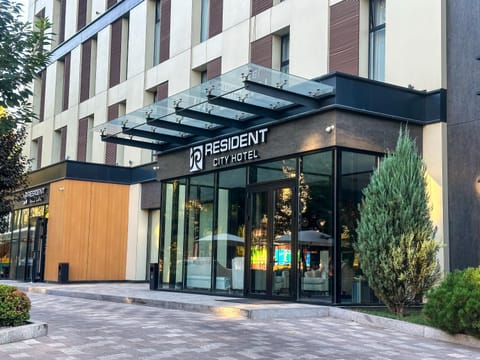 Facade/entrance