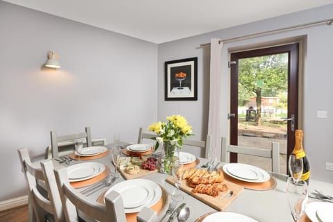 Hopton Cottage - Darwin Lake Holiday Village House in North East Derbyshire District