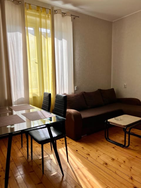Serdika station, bright and cozy apartment Apartment in Sofia