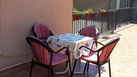 Balcony/Terrace, Garden view, Mountain view, Inner courtyard view