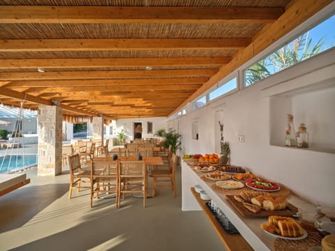 Property building, Breakfast