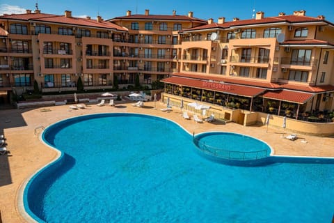 Property building, Swimming pool