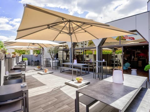 Property building, Balcony/Terrace
