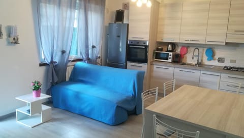 Kitchen or kitchenette, Living room, Seating area, Dining area, dishwasher, minibar, pet friendly, stove