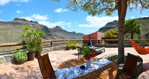 Balcony/Terrace, Mountain view