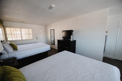 Old Town Western Inn Motel in Point Loma