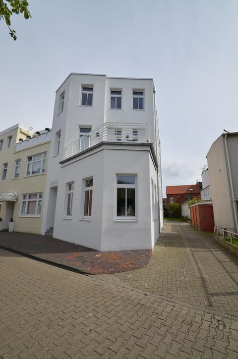 Property building, Neighbourhood