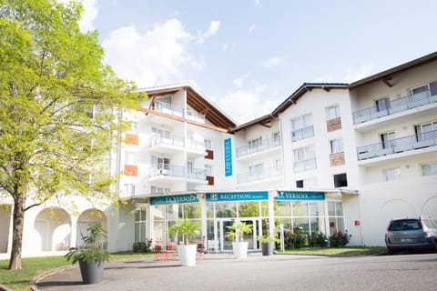 Property building, Facade/entrance