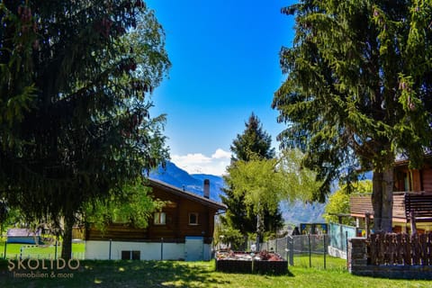 Property building, Neighbourhood