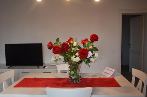 Le Bozze "Casa Olivo"con piscina, WI-FI Apartment in Tuscany