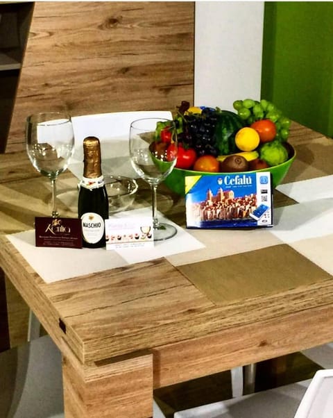 Food and drinks, Food, Drinks