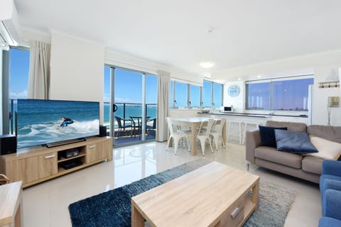 TV and multimedia, Living room, Seating area, Dining area, City view, Sea view