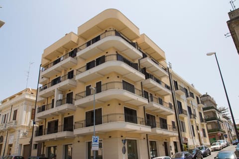 Property building, Facade/entrance, Bird's eye view