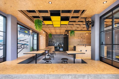 Property building, Communal lounge/ TV room, Lobby or reception
