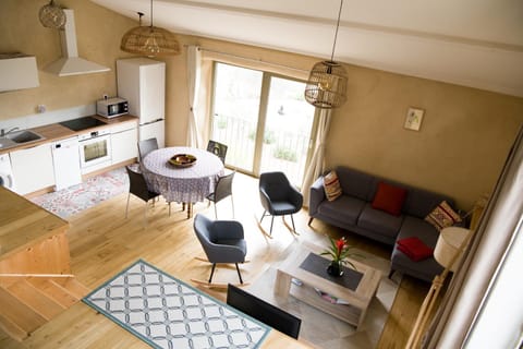 Living room, Dining area