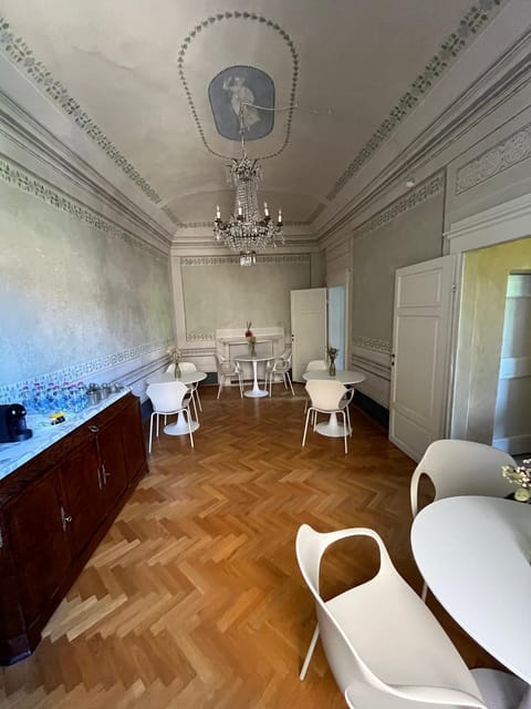 Lounge or bar