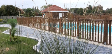 Swimming pool, Swimming pool