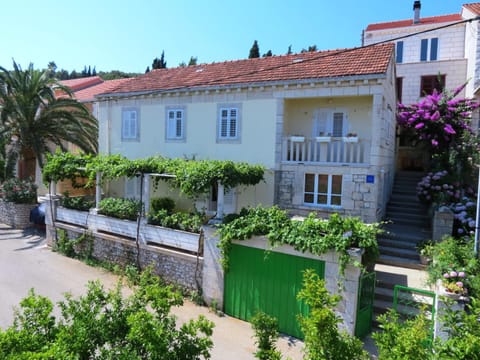 Property building, Balcony/Terrace, On site