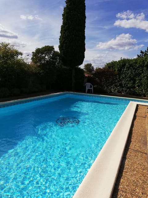 Swimming pool, Swimming pool