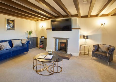 TV and multimedia, Living room, Seating area, flat iron