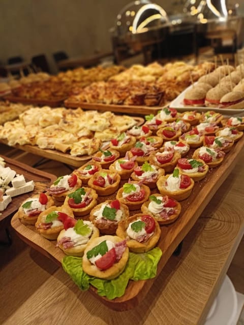 Food and drinks, Breakfast, Buffet breakfast