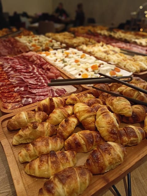 Food and drinks, Breakfast, Buffet breakfast