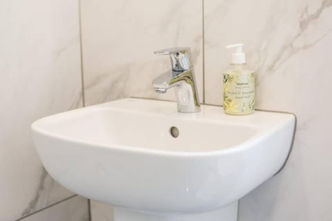 Grassmarket Jewel Apartment in Edinburgh