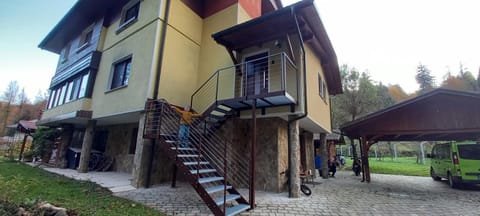 Property building, Street view