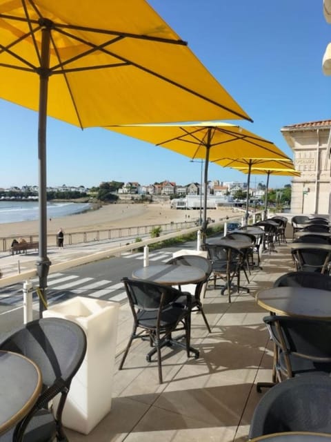View (from property/room), Balcony/Terrace, Lounge or bar, Breakfast