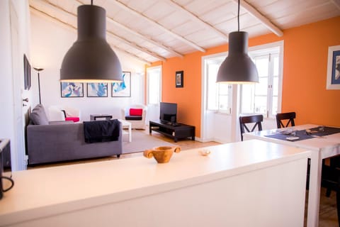TV and multimedia, Living room, Seating area, Dining area