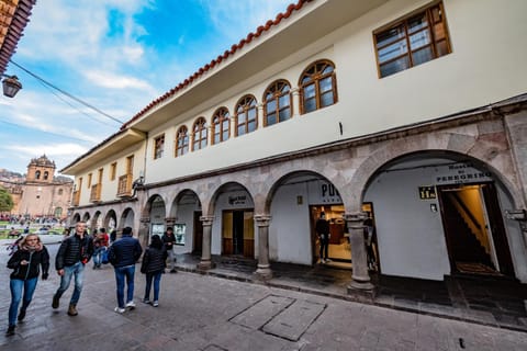 Property building, Facade/entrance