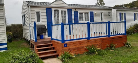 Camping Ernest Renan Campground/ 
RV Resort in Brittany