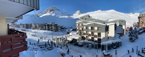 Neighbourhood, Winter, City view