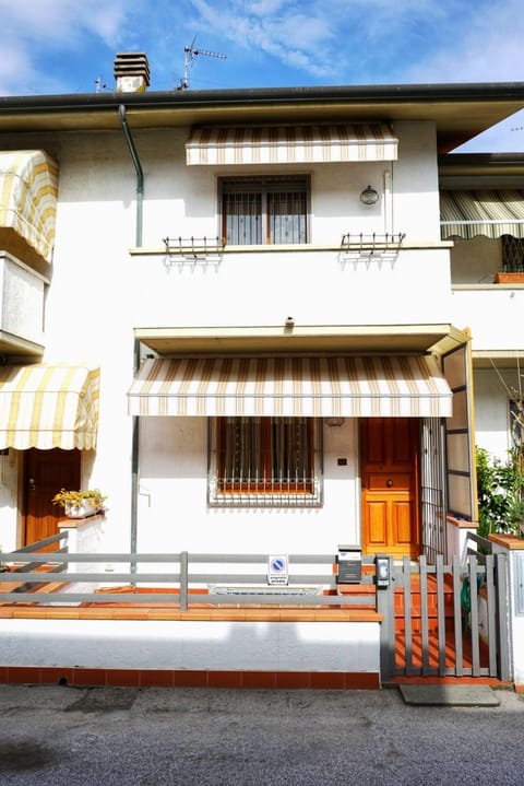 Casa Ceragioli House in Torre del Lago