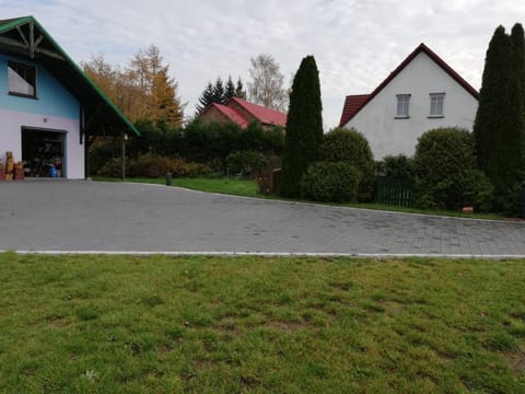 Facade/entrance, Neighbourhood, Garden