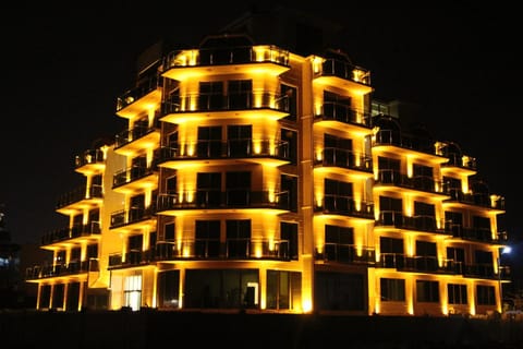 Facade/entrance, Area and facilities
