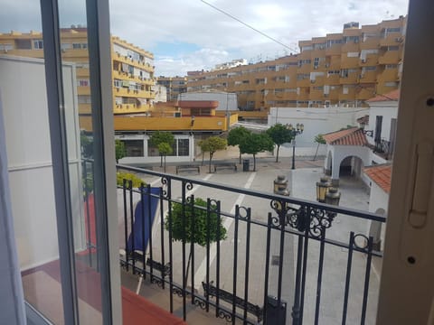 View (from property/room), Balcony/Terrace, City view, Street view