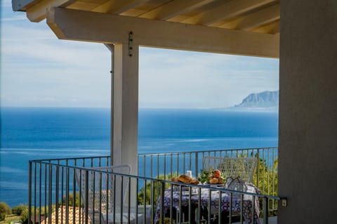 Patio, Day, Natural landscape, View (from property/room), Balcony/Terrace, Dining area, Sea view