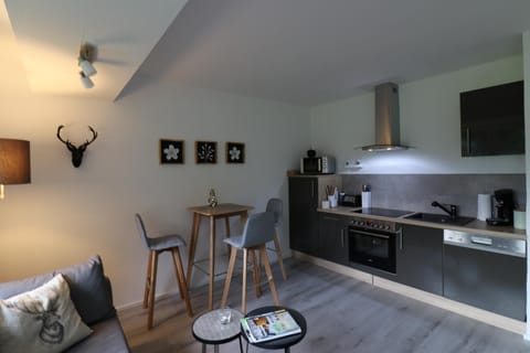 Kitchen or kitchenette, Seating area, Dining area, Communal kitchen