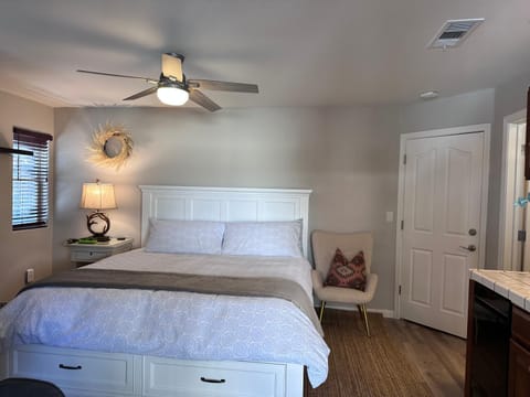 YoBee! Park Reservation Included! Heart of Yosemite - Homey Studios and Breakfast Apartment in Yosemite Park Way