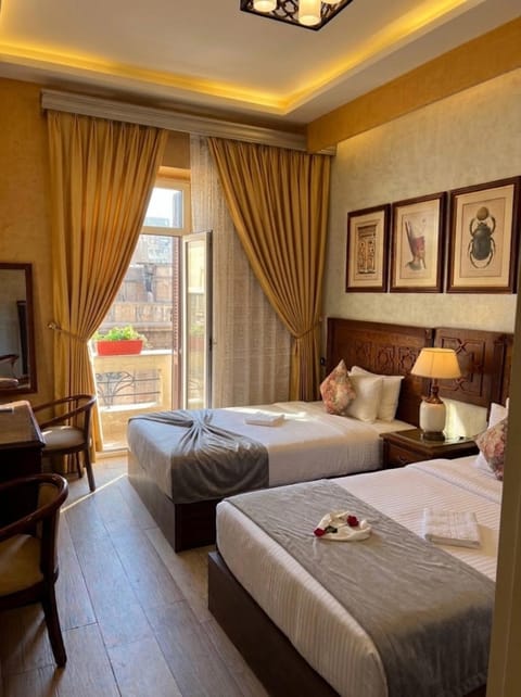 Bed, Photo of the whole room, Seating area, Bedroom